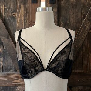 Victoria’s Secret very sexy unlined plunging wired bra 32DD